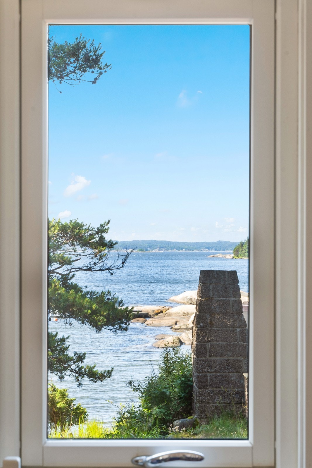 Vinduene rammer inn den flotte utsikten mot skjærgården. Galleribilde