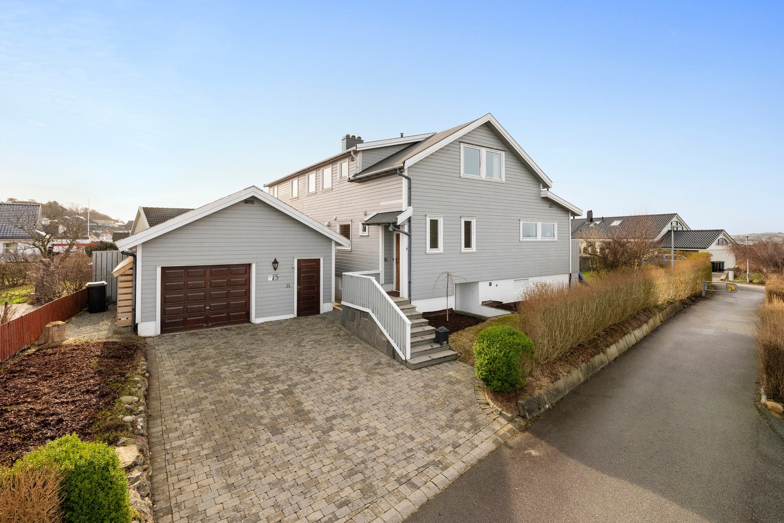 PrivatMegleren v/Eiendomsmegler MNEF Bjørn Tore Vigdel presenterer Kjelsbergkroken 15 for salg Galleribilde