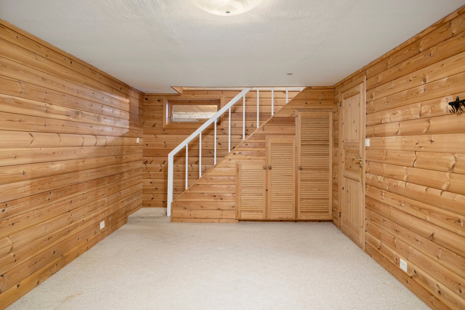 I kjelleren kommer du ned til kjellerstuen Galleribilde