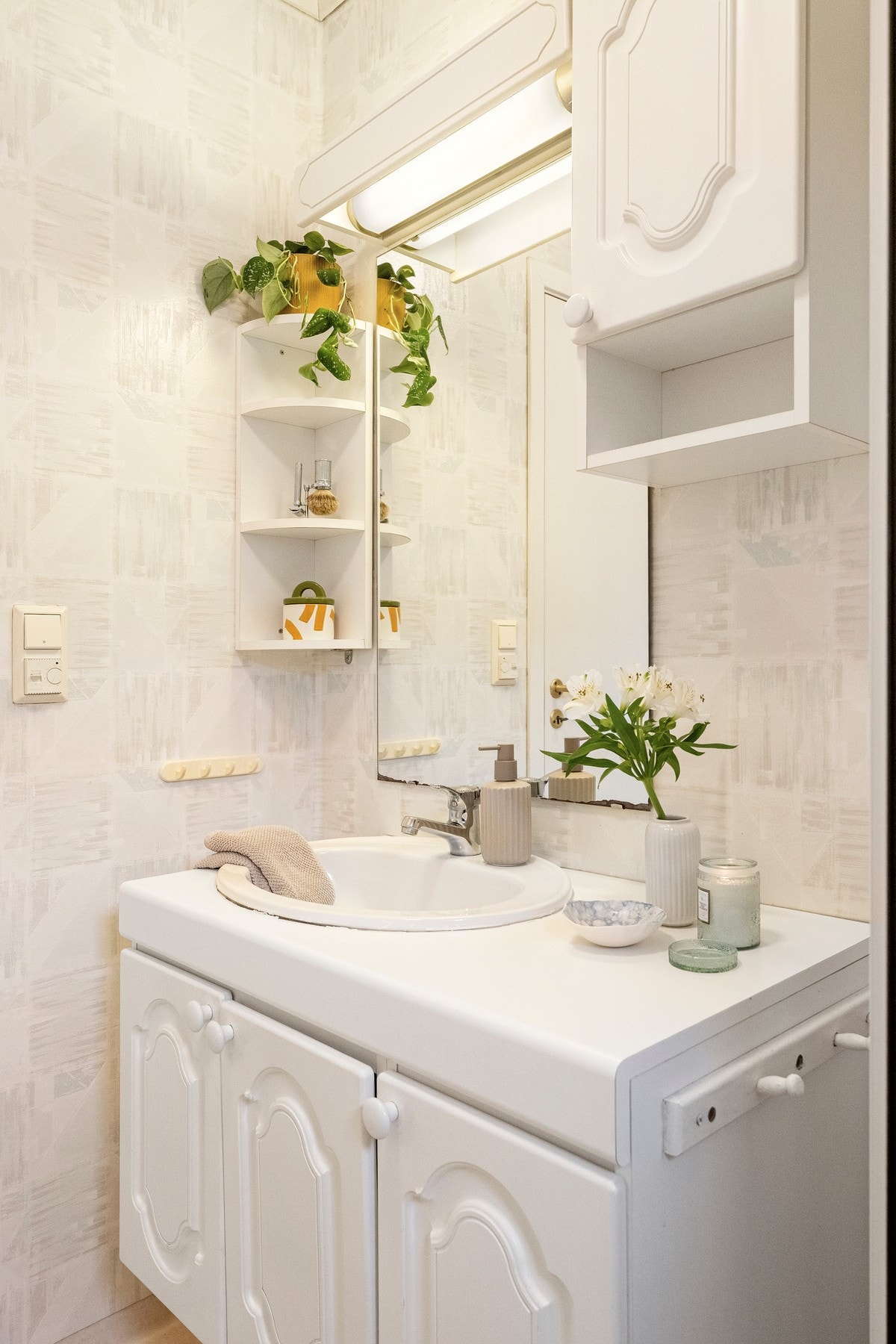 Det finnes en elektrisk styrt vifte. Galleribilde