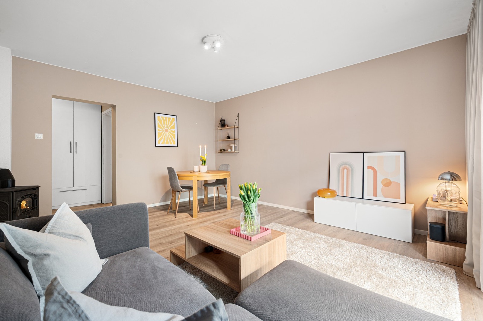 Boligen er på romslige 71m² BRA. Boligen har et svært moderne preg over seg. Galleribilde