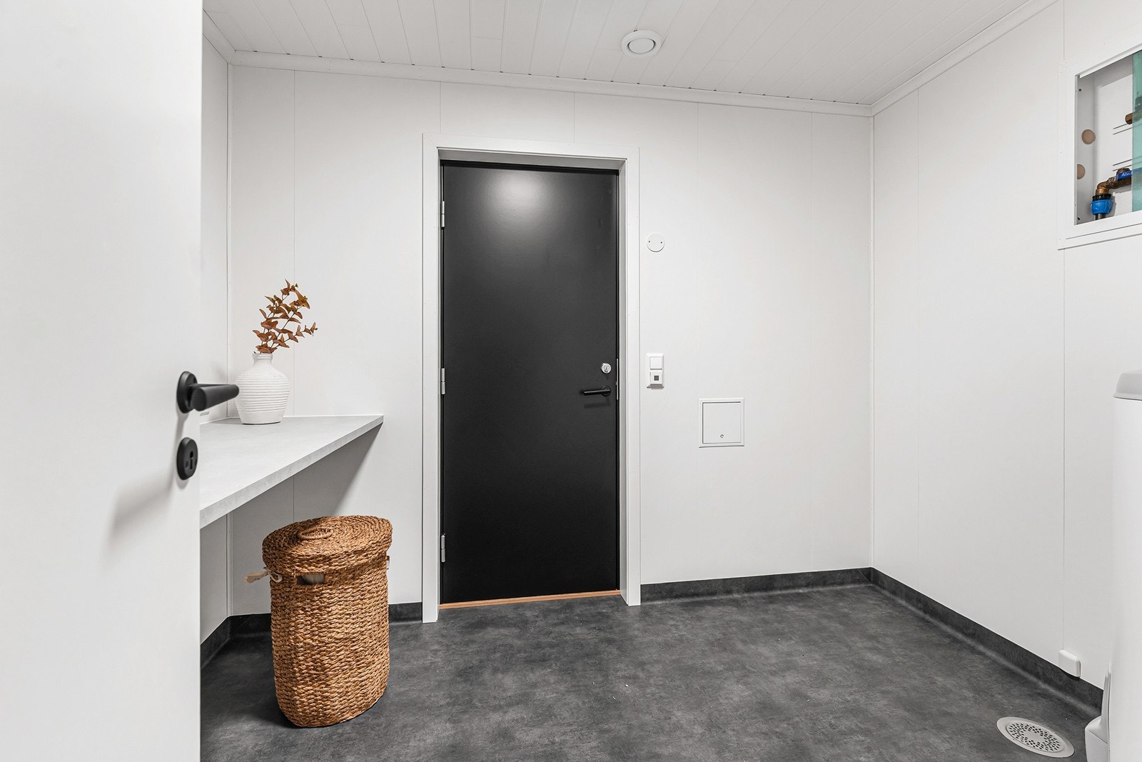Vaskerommet har utgang til carport. Galleribilde