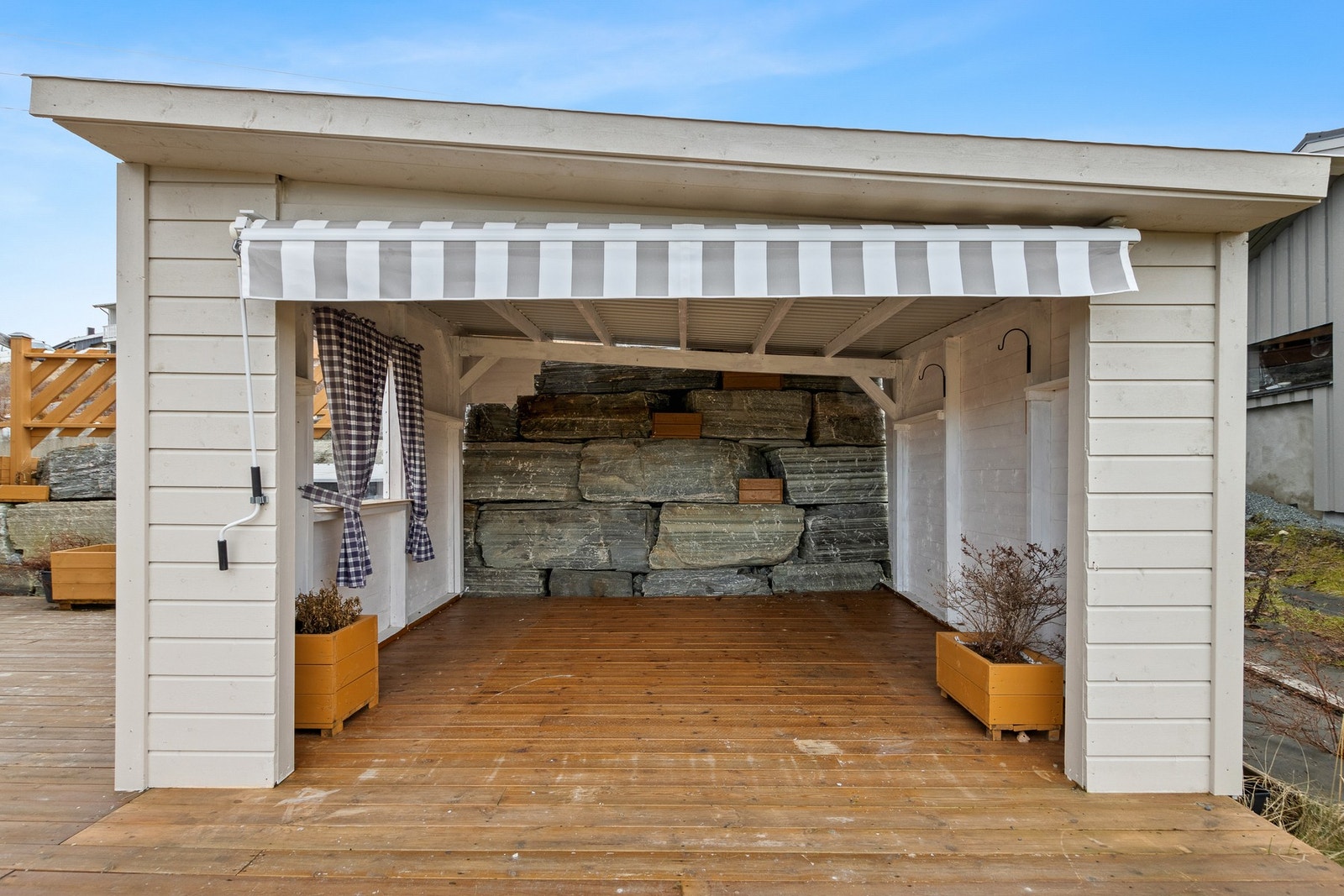 Flott sone på tomta. Galleribilde