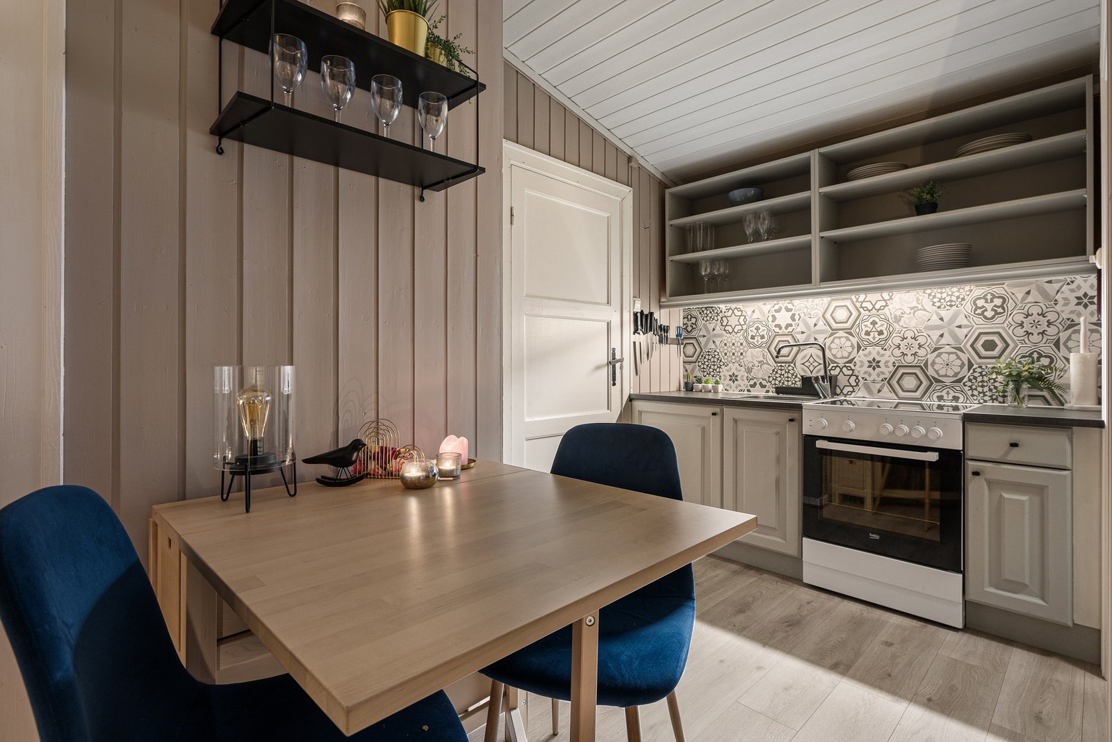 Dette er en hytte som passer perfekt for deg som ønsker et enkelt og hyggelig fristed. Galleribilde