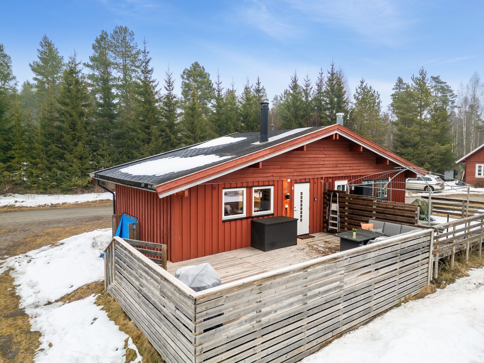 Dette er et sted hvor dagene gjerne starter med kaffe i morgensolen og avsluttes med rolige kvelder utendørs. Galleribilde