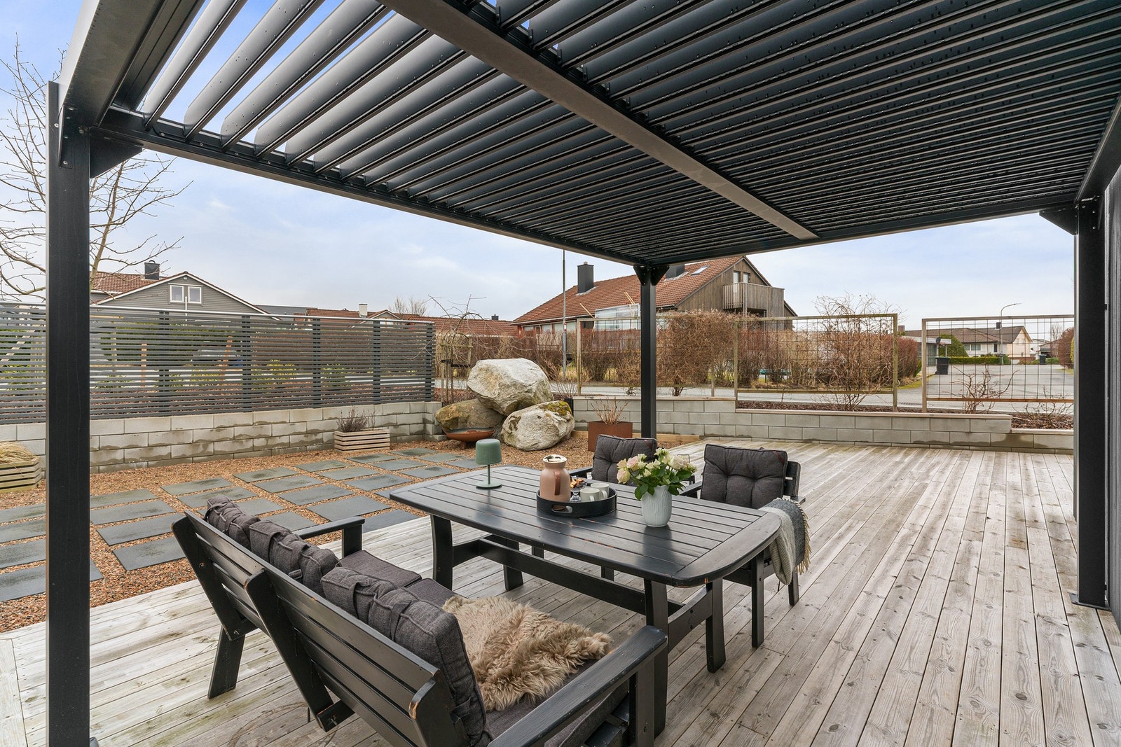 En fin forlengelse av boligen på sommerhalvåret. Galleribilde