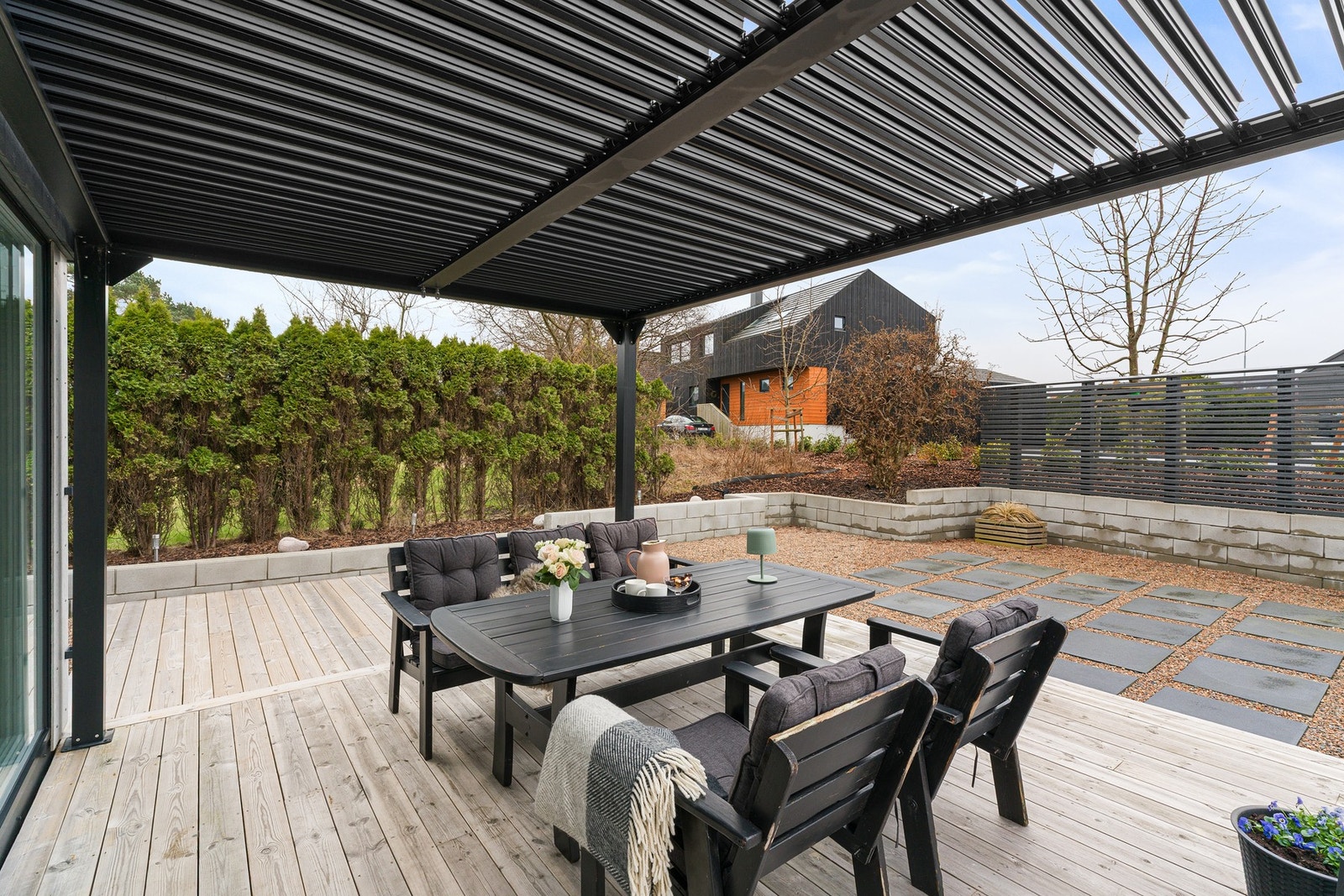 God plass til utemøbler. Galleribilde