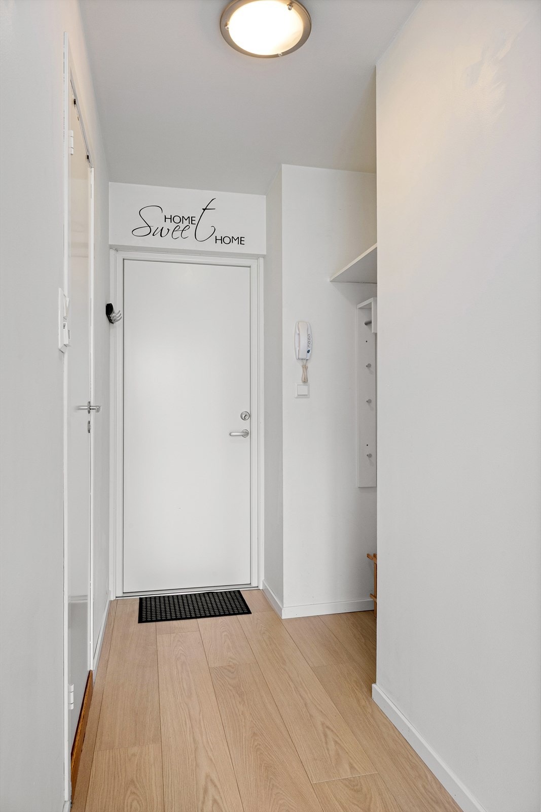 I entreen er det et mulighet for garderobeskap. Galleribilde