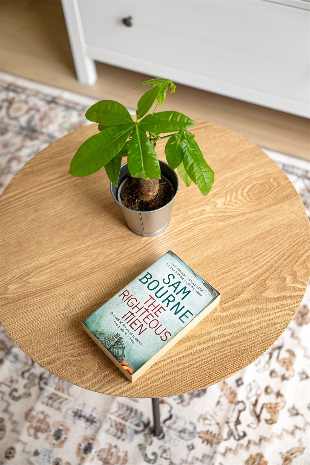 Det er store vindusflater slipper inn rikelig med naturlig lys. Galleribilde