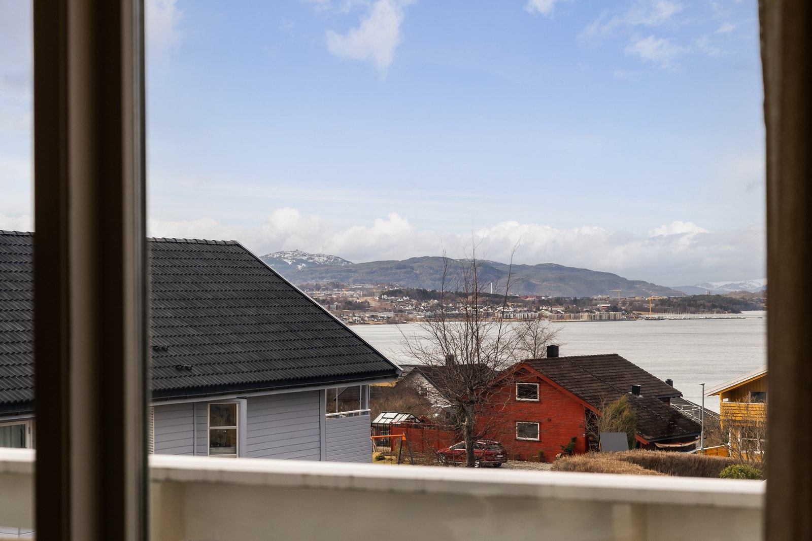 Utsikt fra stue. Galleribilde