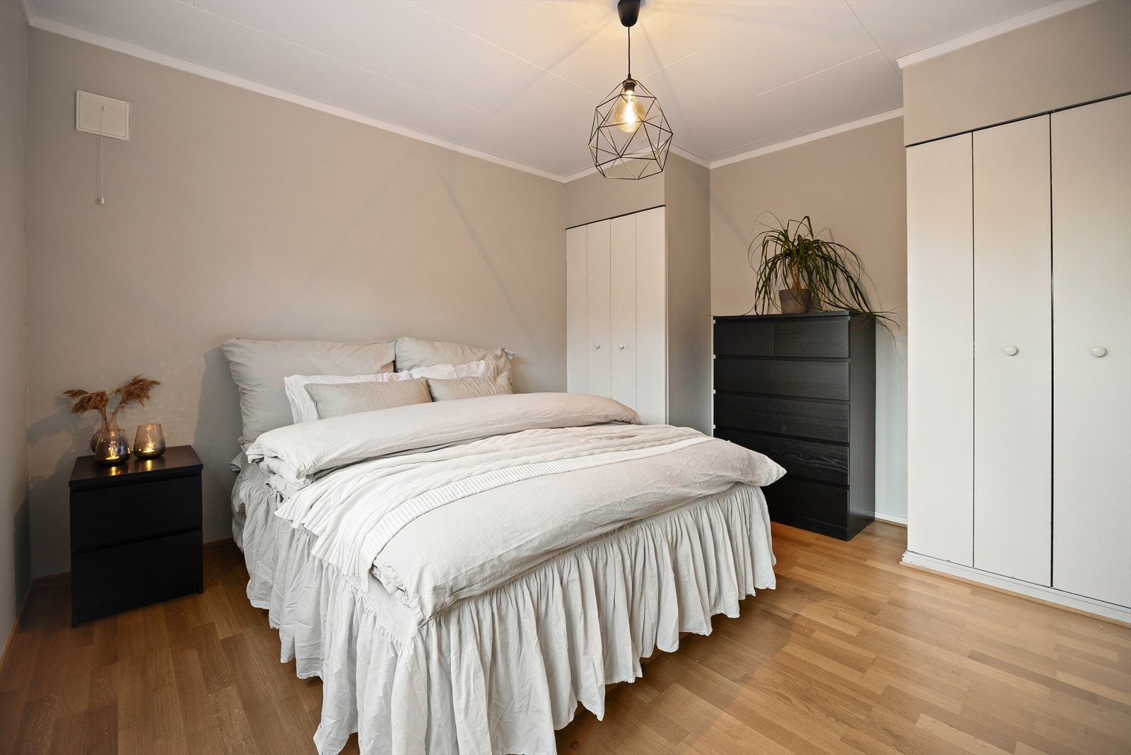 God plass til garderobeløsninger på soverommene. Galleribilde