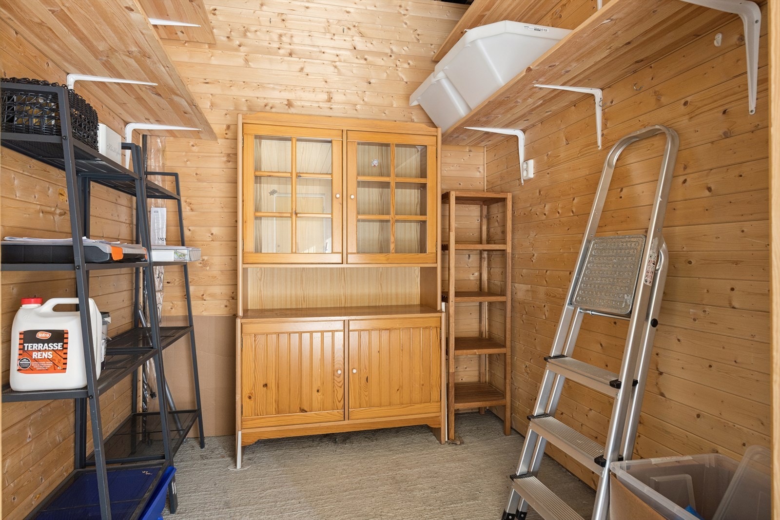 Bod ved inngangsparti med stikkontakt. Galleribilde