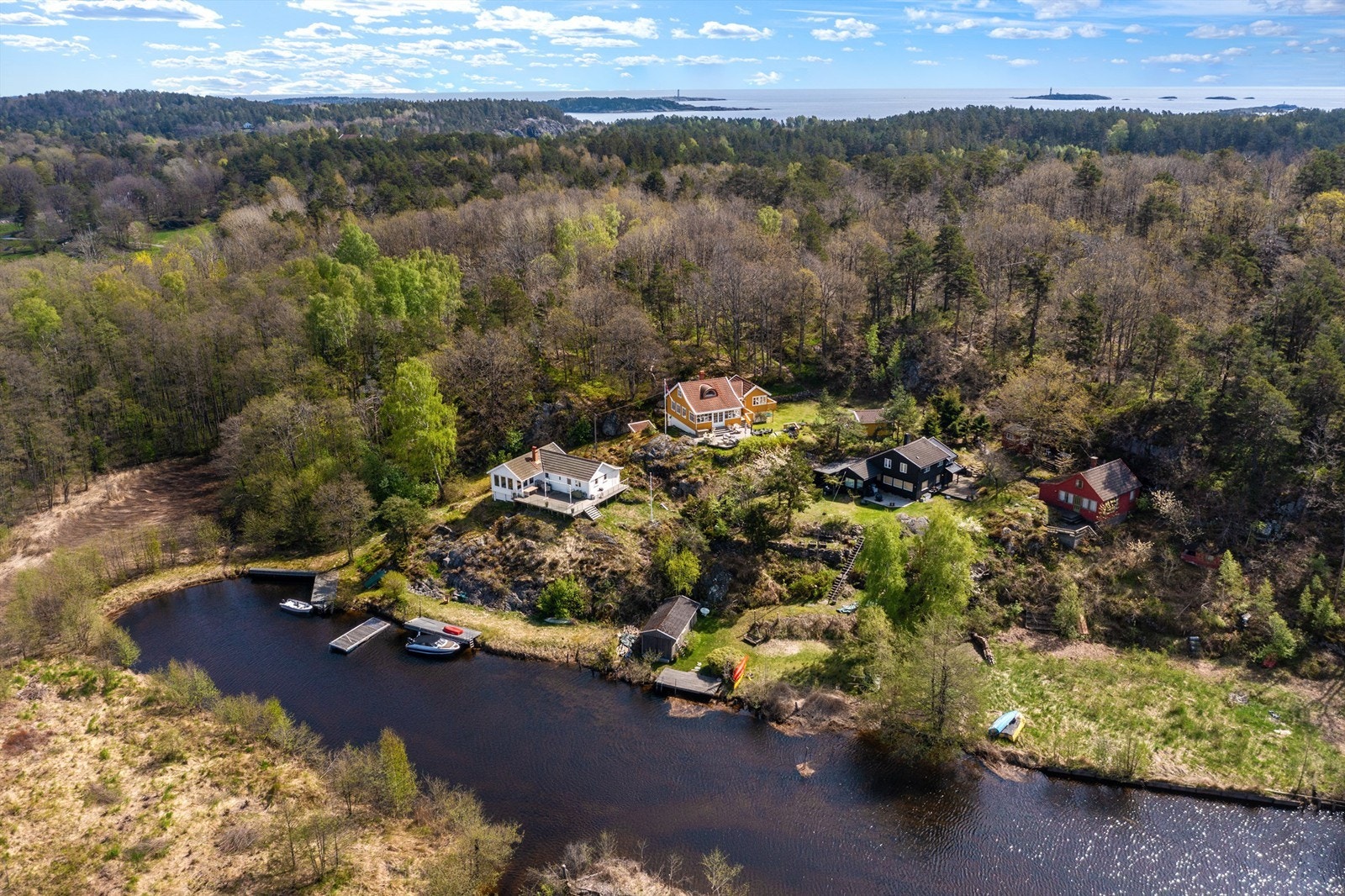 Gjervoldsøy byr på mange fine turmuligheter, både langs kysten og i skogen. Galleribilde