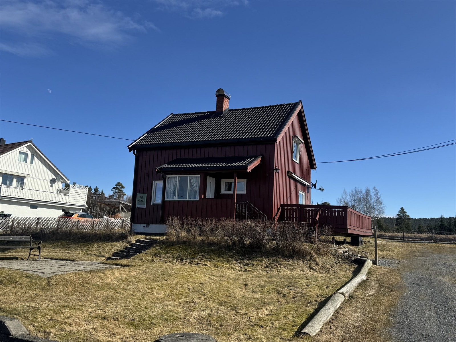 Yttertaket er belagt med takstein fra 2018. Galleribilde