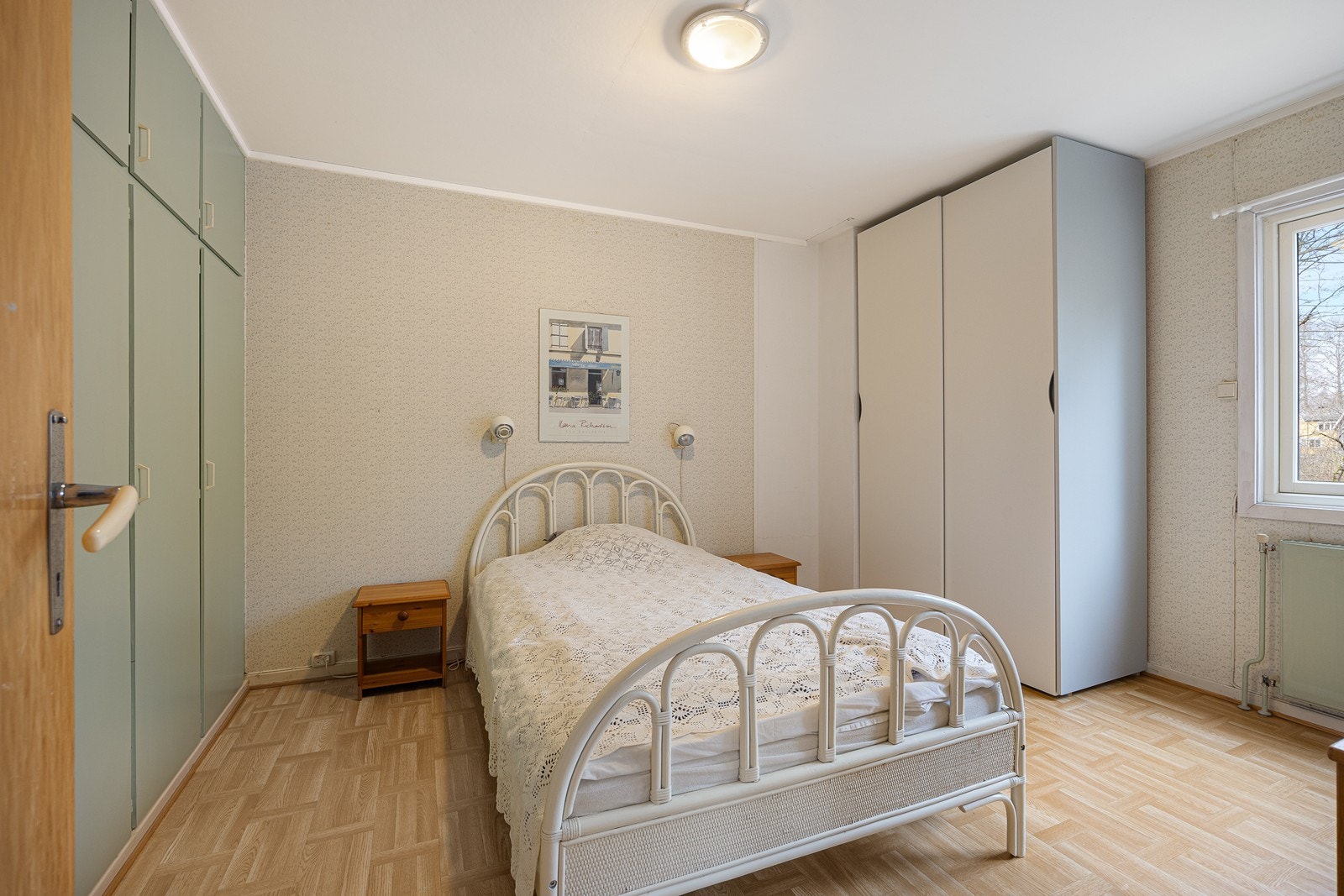 Boligen har to soverom - hvorav dette ligger i 1. etasje. Galleribilde