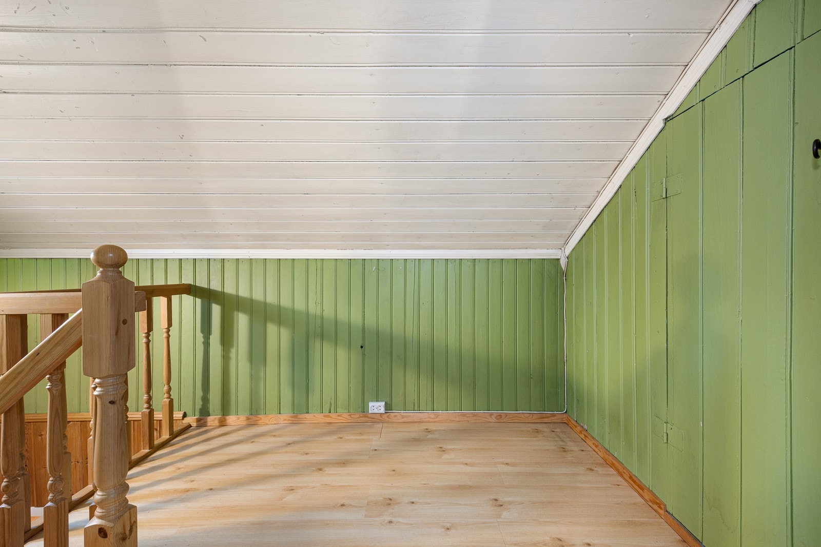 I denne etasjen er det 2 gangrom, soverom, alkove og kott. Galleribilde