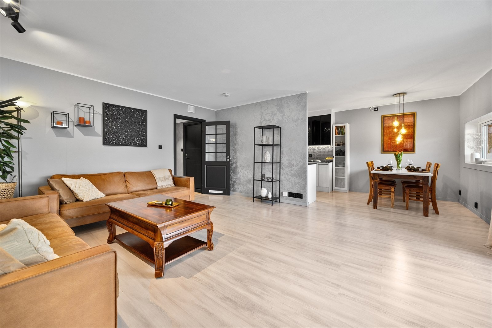 Lys og innbydende åpen stue-/og kjøkkenløsning på 37,9 m². Galleribilde