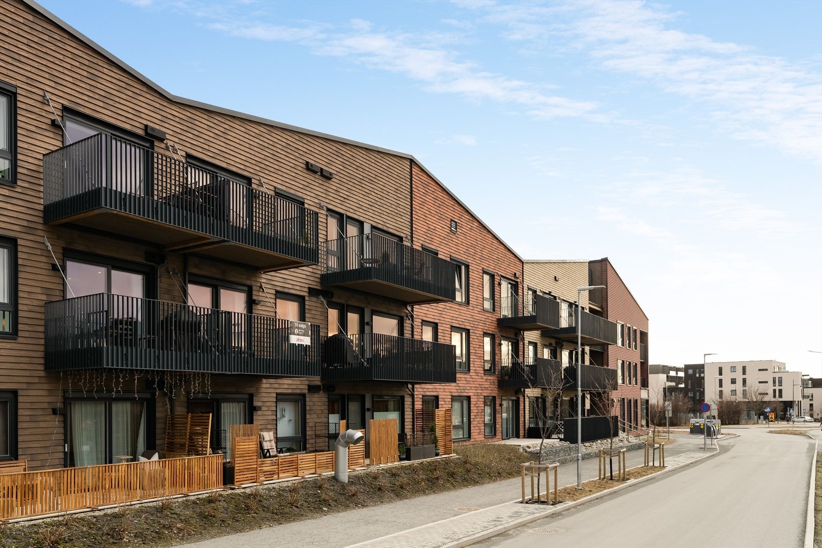 Bygget stod ferdig i 2024 og preges av moderne arkitektur og vedlikeholdsfrie materialer. Velkommen til hyggelig visning! Galleribilde