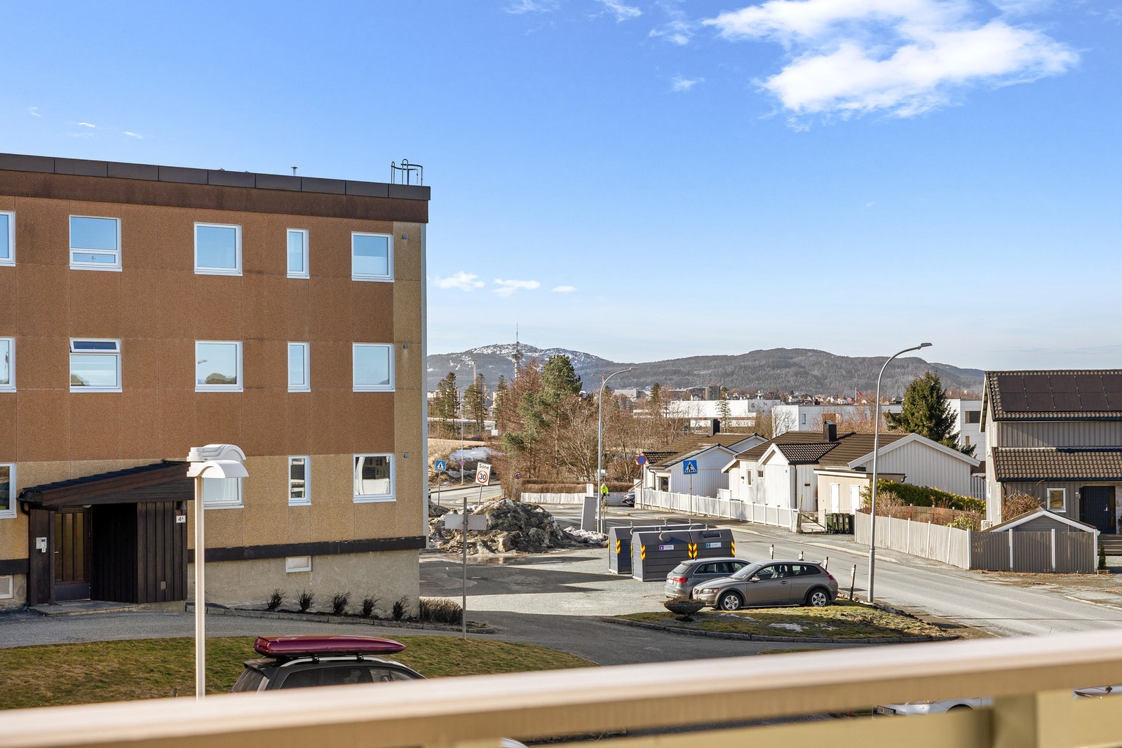 Borettslaget ble utvendig renovert i 2007 og 2016 med bl.a vinduer og etterisolering. Rørfornying gjennomført i 2025. Galleribilde