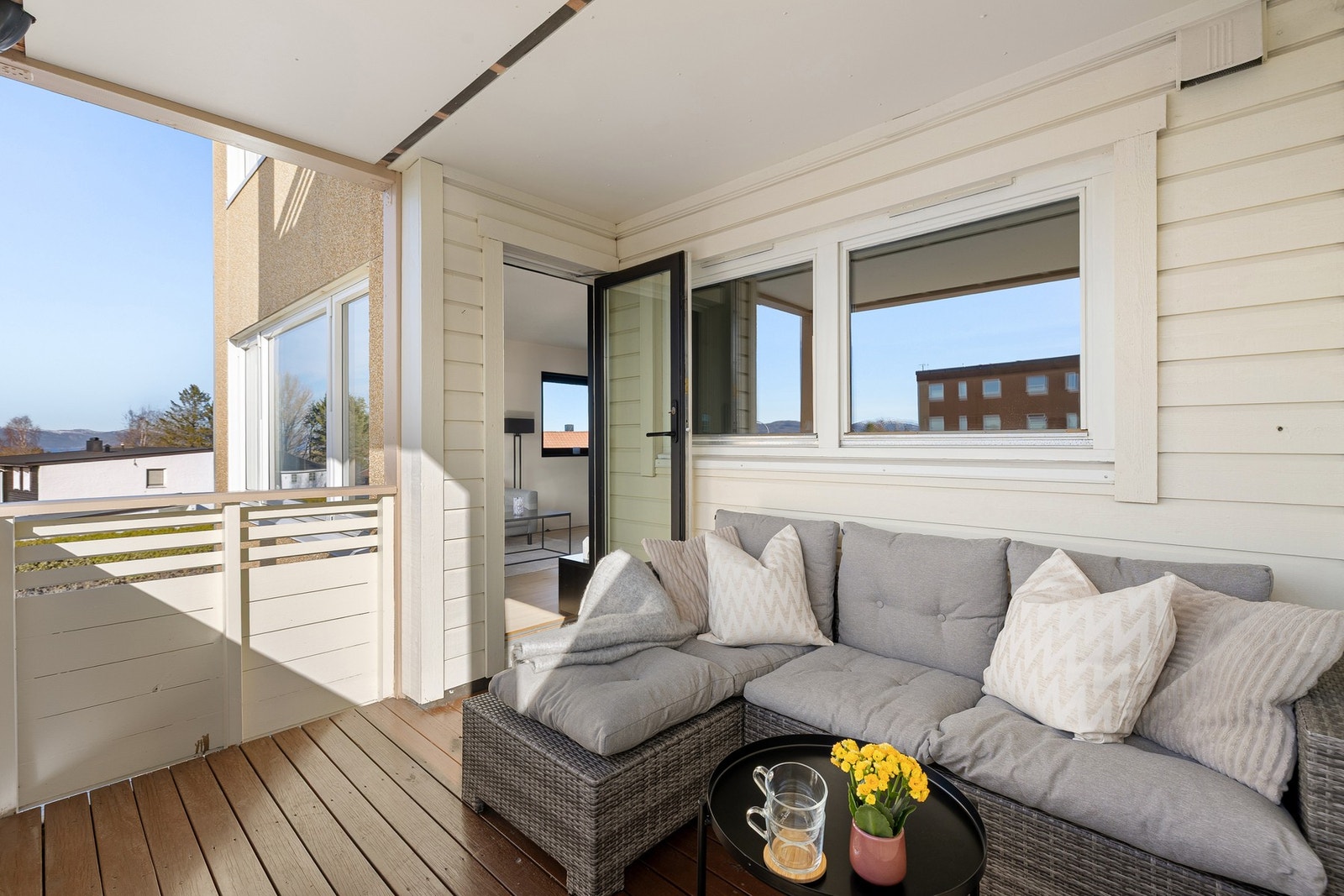 Balkongen er på ca. 7 kvm. Galleribilde