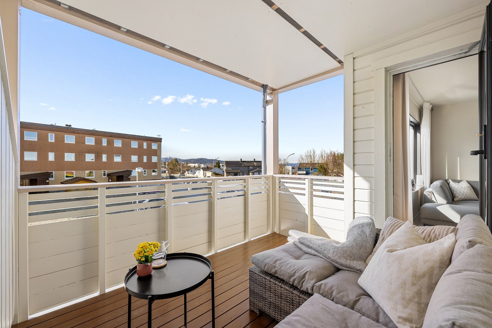 Her nyter du glimrende solforhold fra ca. kl:13:00 - 22:30 på sommerstid. Galleribilde