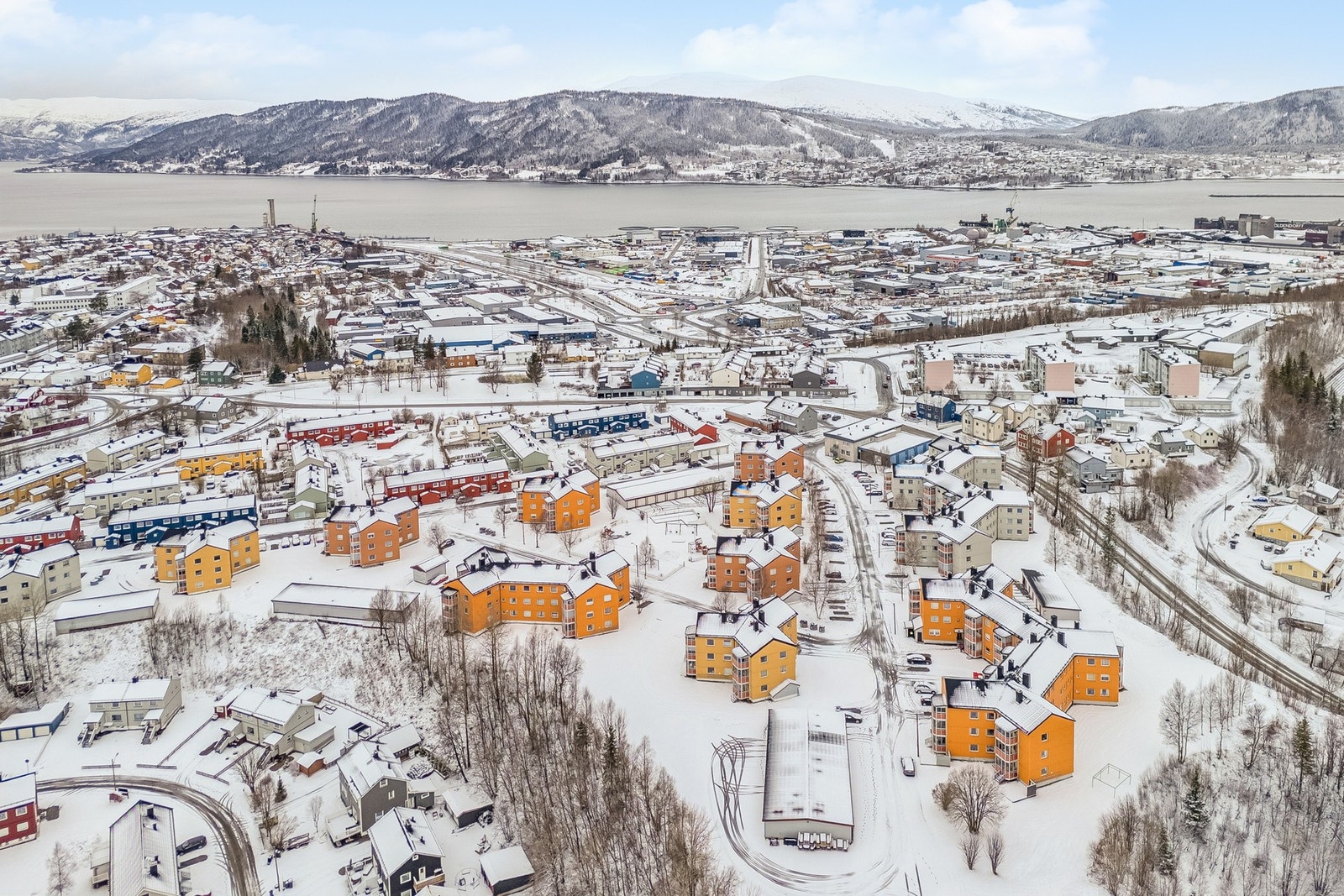 Pen 3-roms andelsleilighet i 3.etasje. Veldrevent og populært borettslag Galleribilde