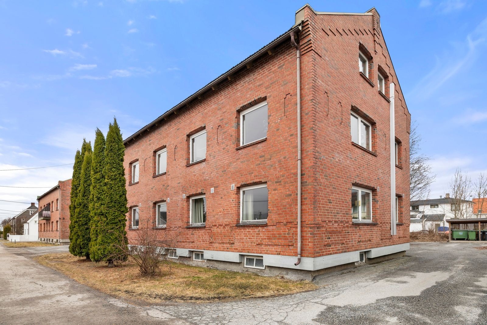 Velkommen til St. Olavs gate 32, 2004 Lillestrøm. Leiligheten ligger i 2 etasje. Galleribilde