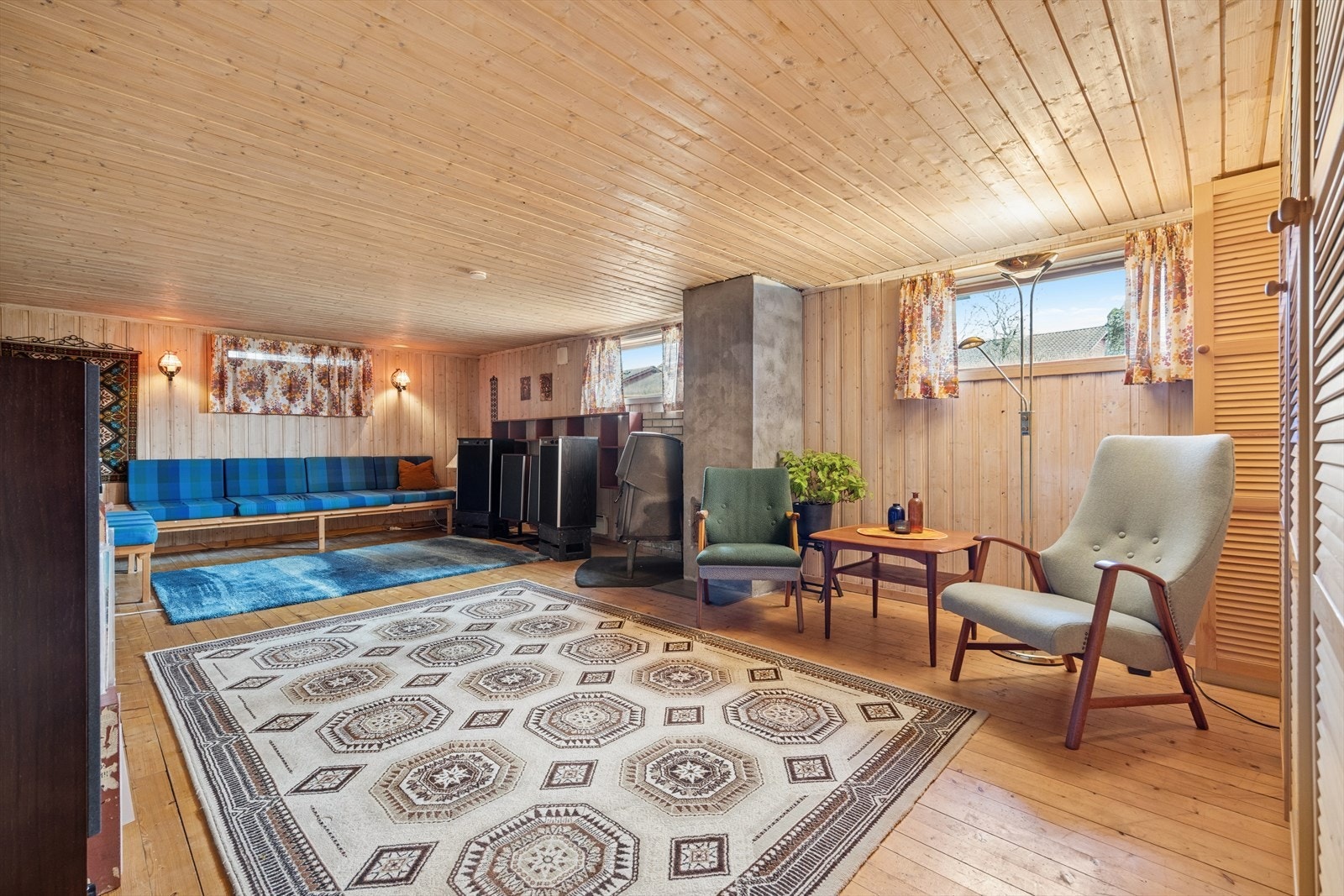 Rom innredet som kjellerstue. Dette rommet er ikke godkjent for varig opphold - se punkt Ferdigattest. Galleribilde