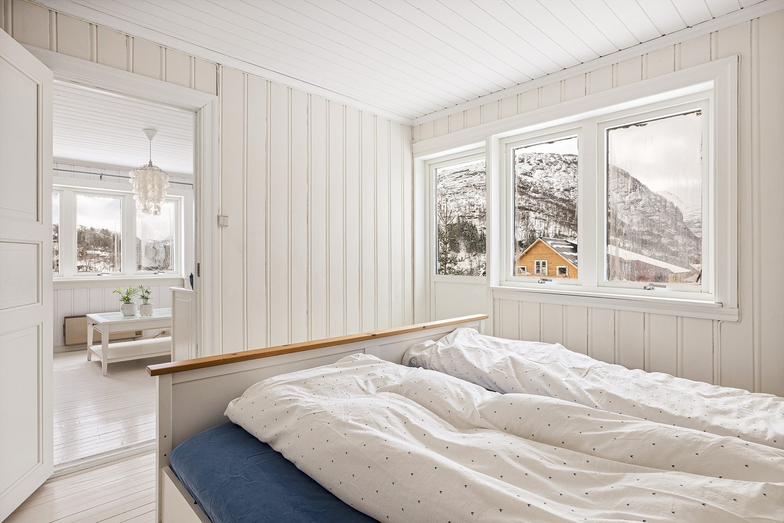 Fra soverommet har man også tilgang til terrassen. Galleribilde