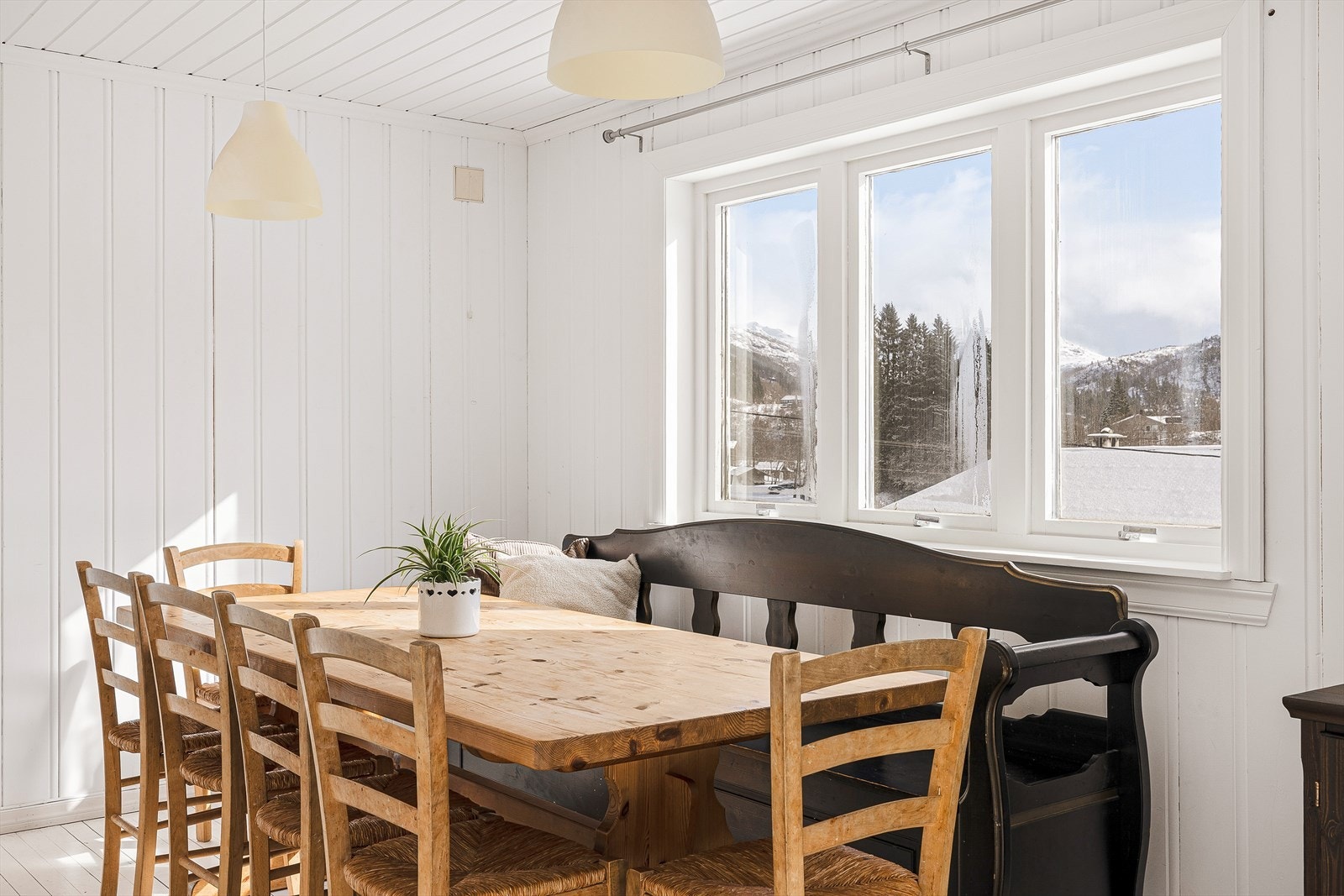 Detaljer | W Eiendomsmegling. Galleribilde