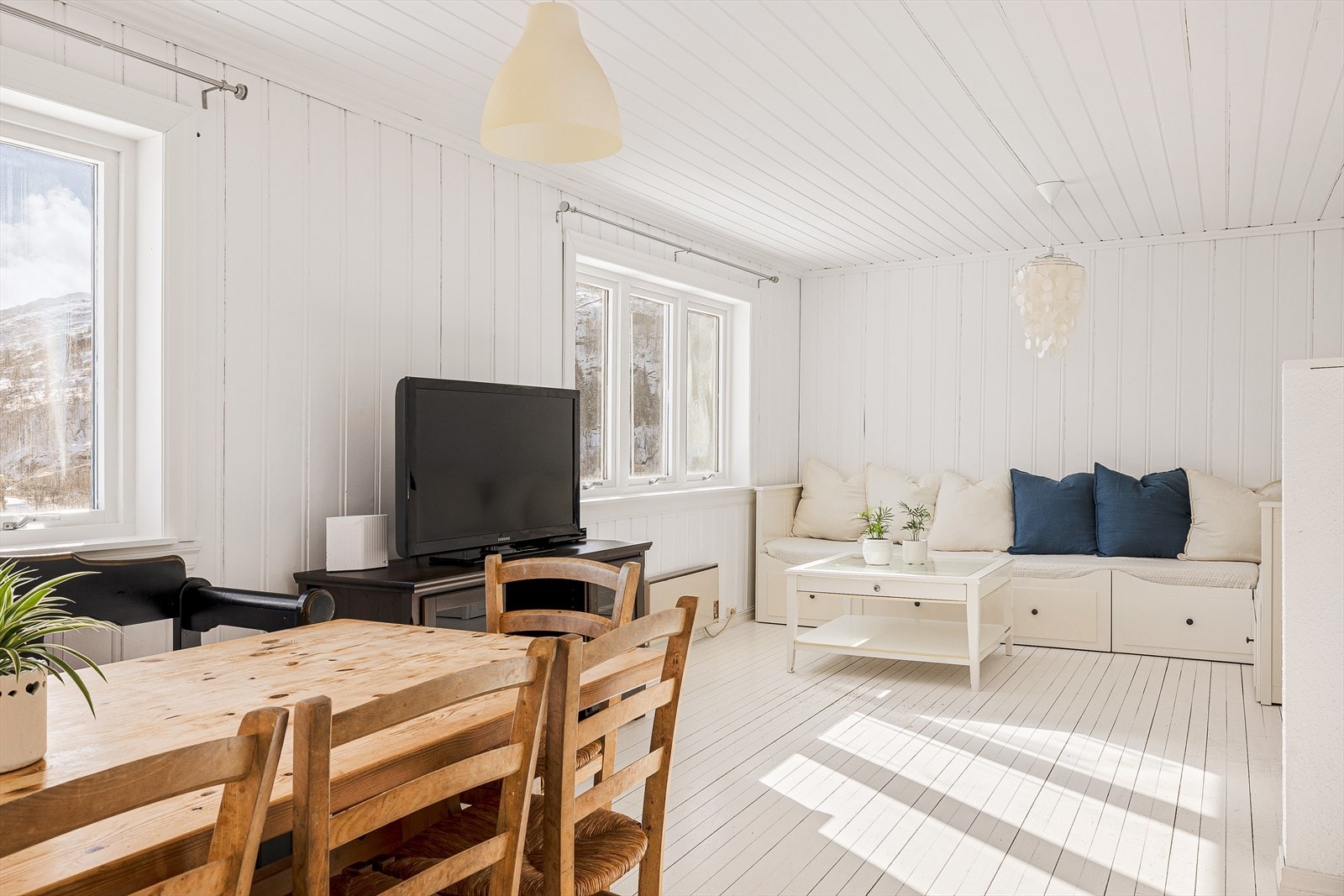 Velkommen inn i denne flotte hytten. Galleribilde