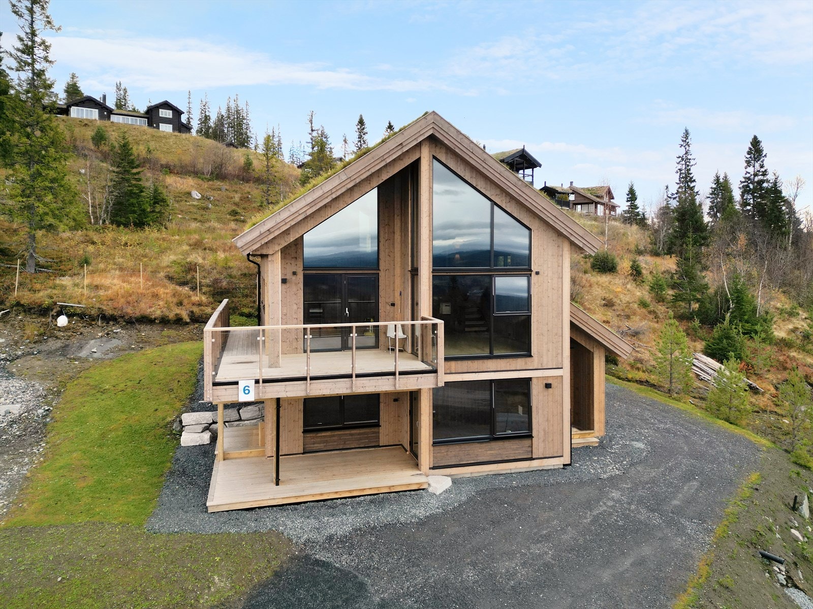 Eiendommen ligger fint til i et nytt hyttefelt, perfekt for den aktive familien. Galleribilde