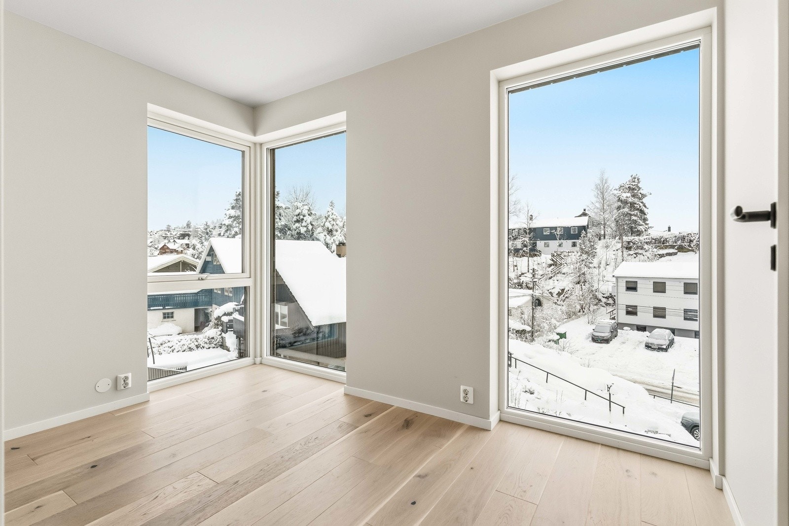 Soverom 2. i 1. etg. God plass til seng og garderobe. Galleribilde