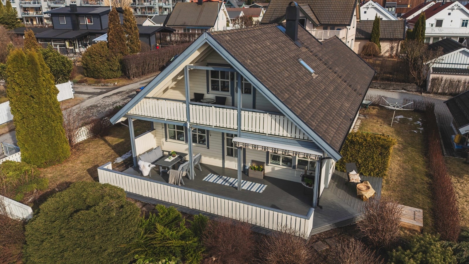 DNB Eiendom har gleden av å invitere deg til Nordahlvegen 92; En fin bolig med alle rom man trenger på en flate Galleribilde