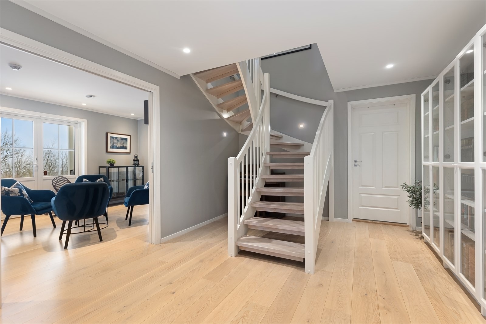 Gang i underetasjen. Galleribilde