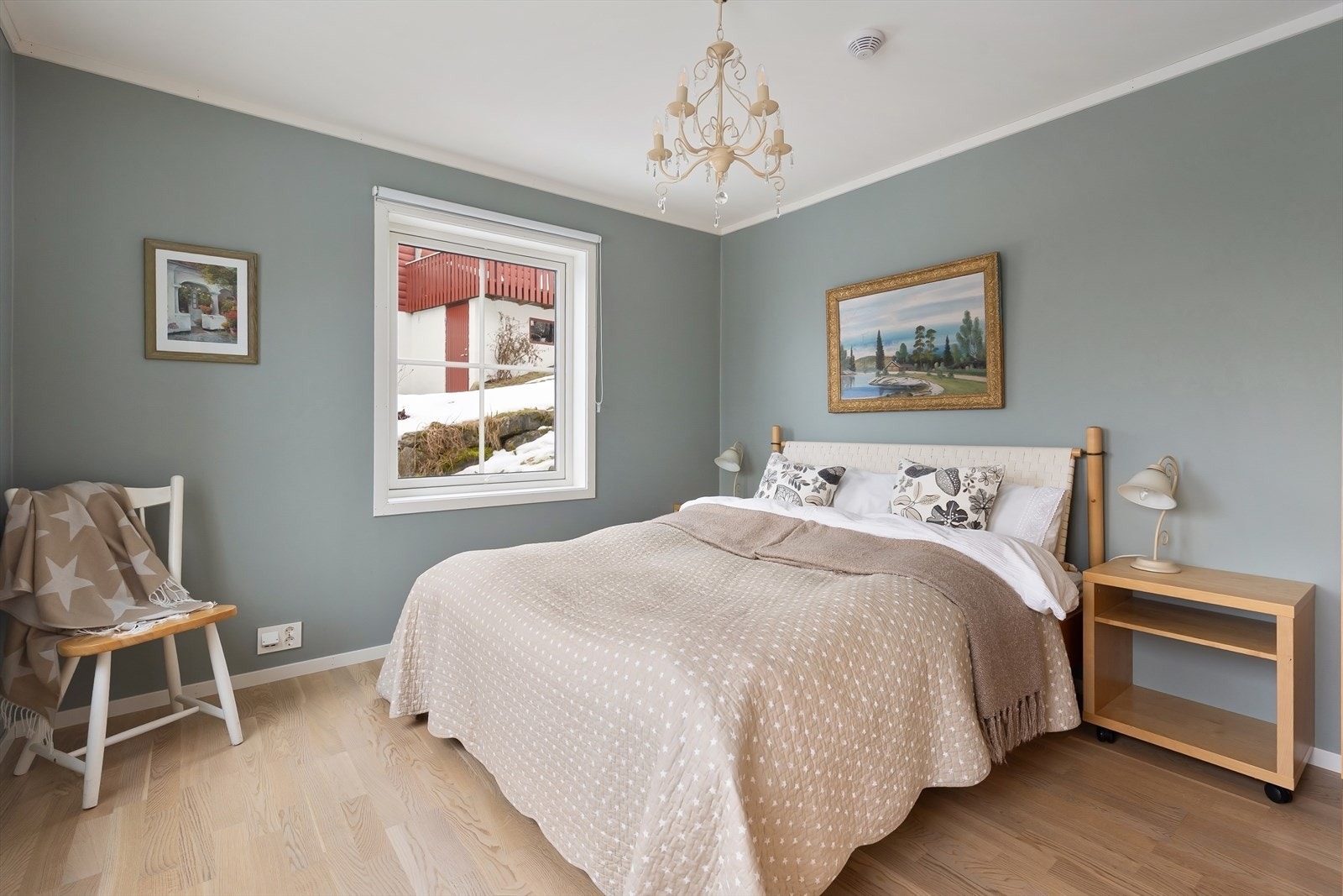 Alle rommene er av god størrelse og egner seg godt som barnerom, gjesteværelse eller kontor. Galleribilde