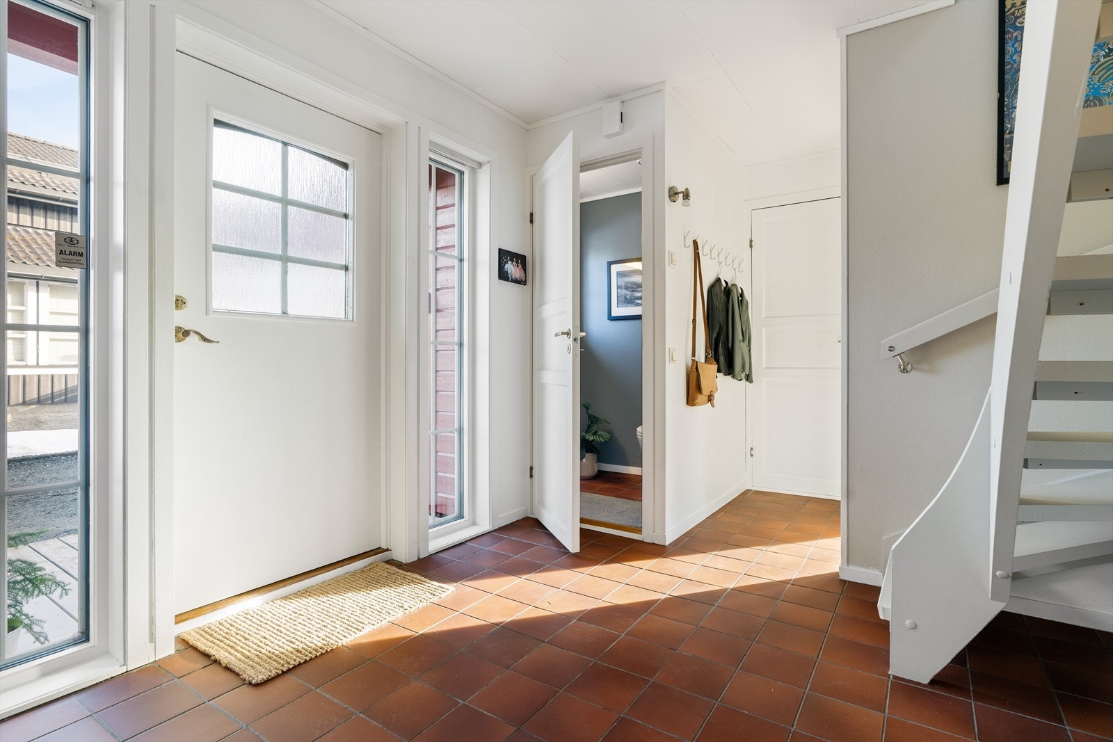 Boligen har gode lagringsmuligheter med en innvendig og utvendig bod på 5m². Galleribilde