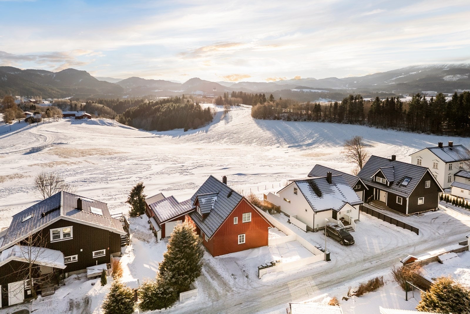 Klæbu er et attraktivt område for dem som setter pris på natur og friluftsliv. I nærheten finner man flotte turområder, gode fiskemuligheter og rekreasjonsområder langs både Nidelva og i områdene rundt Vassfjellet. Galleribilde