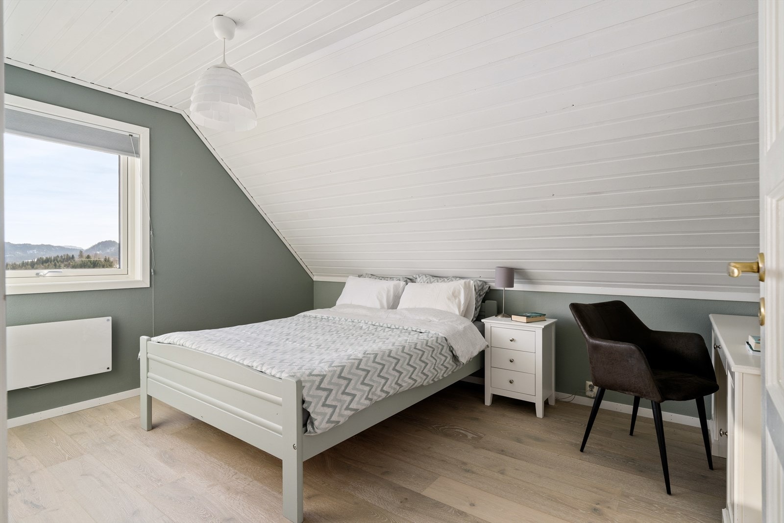 Soverom på 11 kvm. Her er det også godt med plass til dobbeltseng og øvrig møblement. Galleribilde