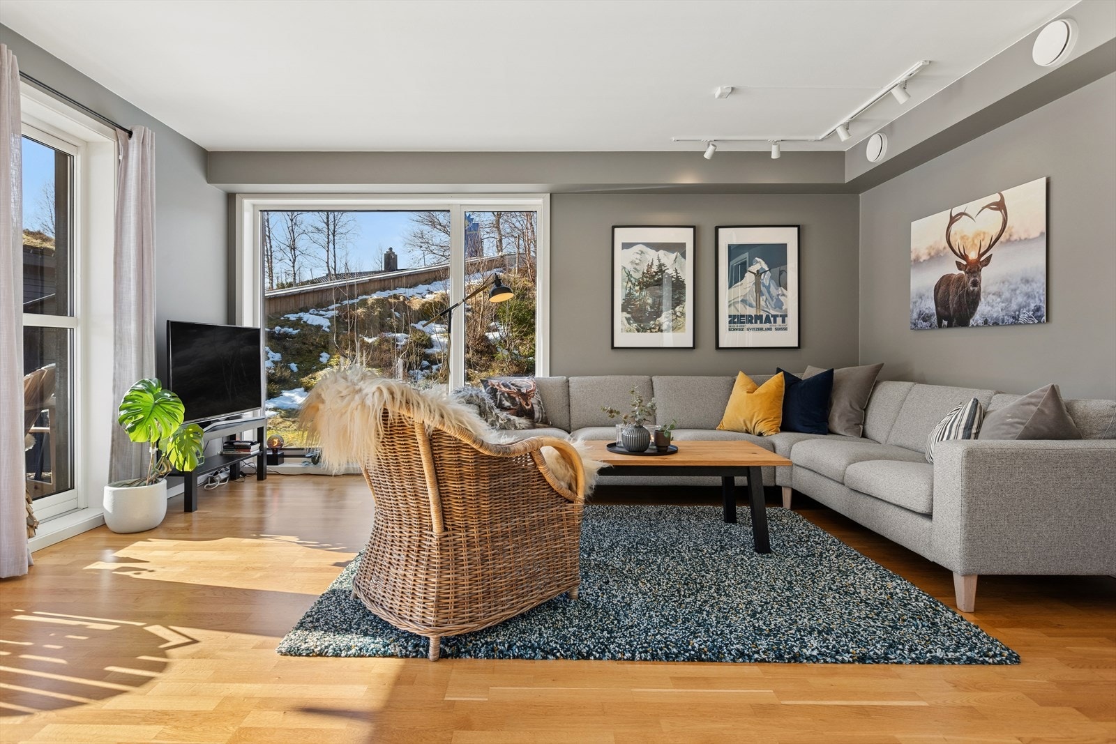 Parkettgulv gir et varmt uttrykk og er slitesterkt. Galleribilde