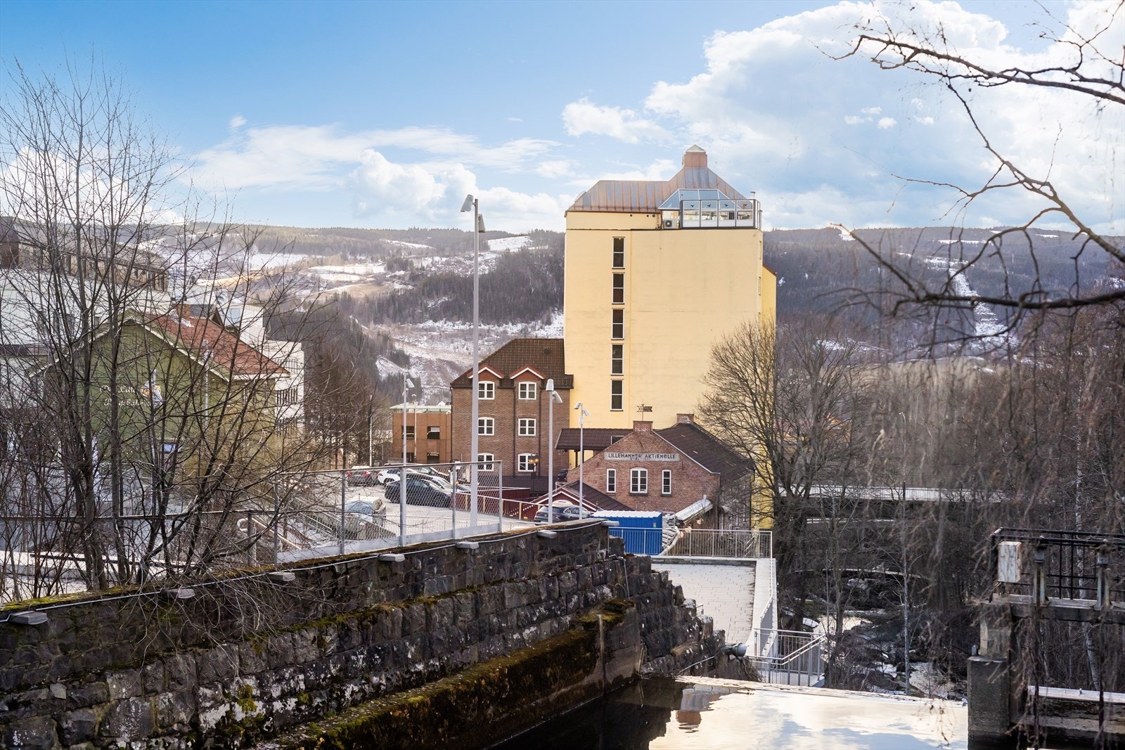 Kort vei til Mesnaelva og turområdene rundt. Galleribilde
