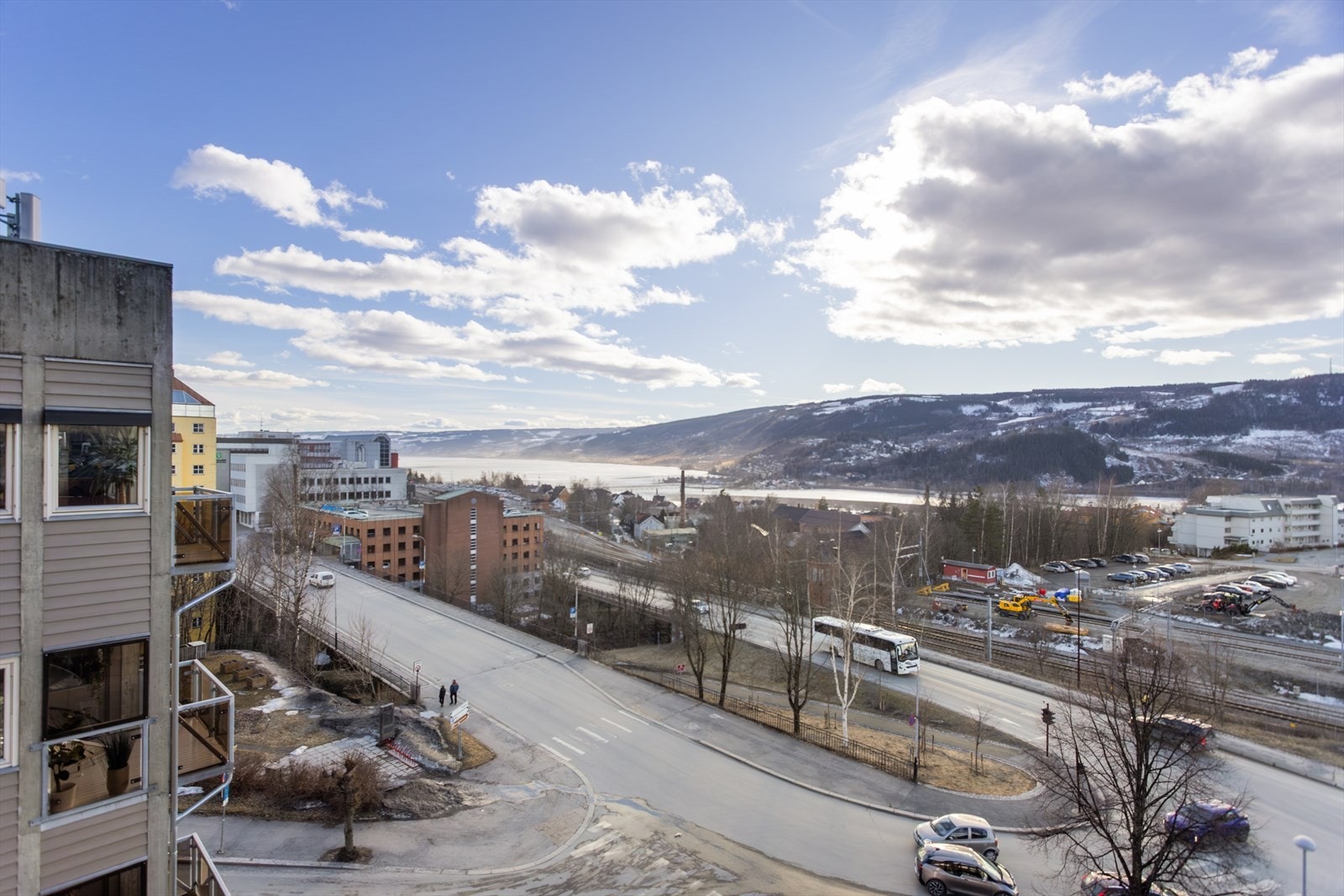 Lillehammer stasjon ligger kun 8 minutters gange unna, med togforbindelse til blant annet Oslo. Galleribilde