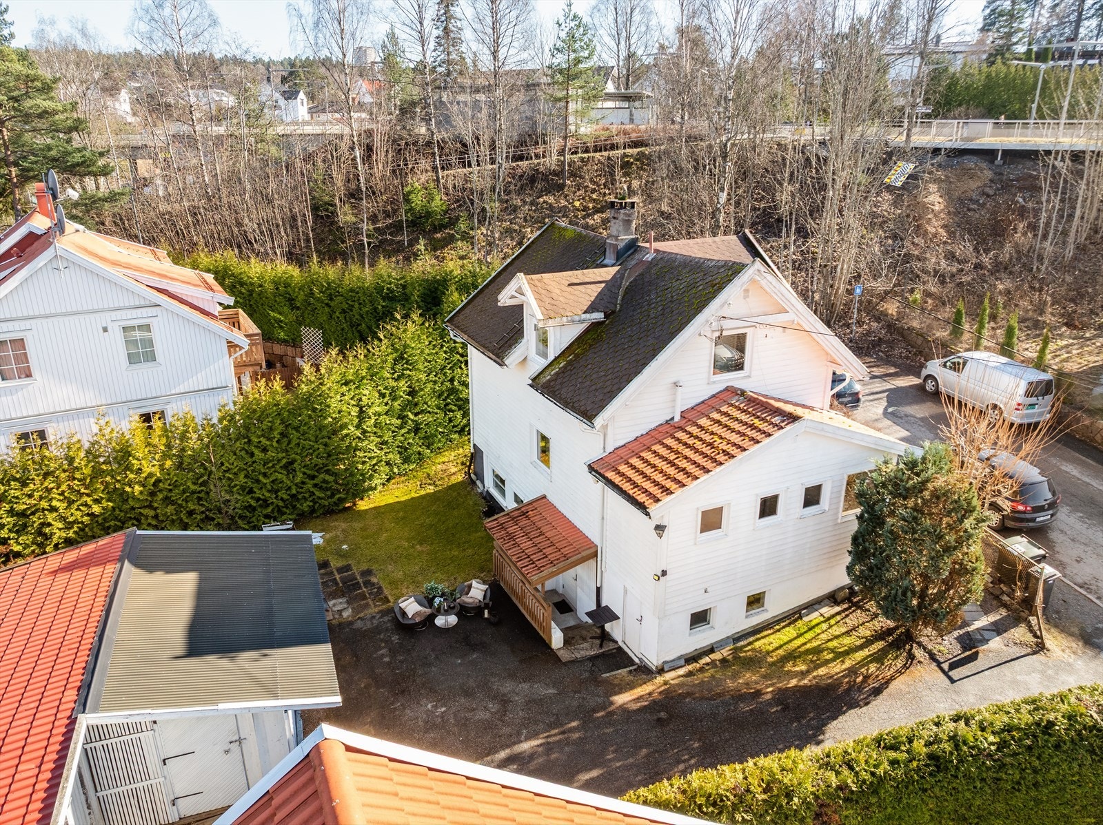 Velkommen til Fyrstikkbakken 13D -Enebolig over 3 plan med stor hage og utebod. Parkering på egen tomt. Oppussingsobjekt! Presentert av Sylvia Post v/Nordvik bolig. Foto: Peter Futo. Galleribilde
