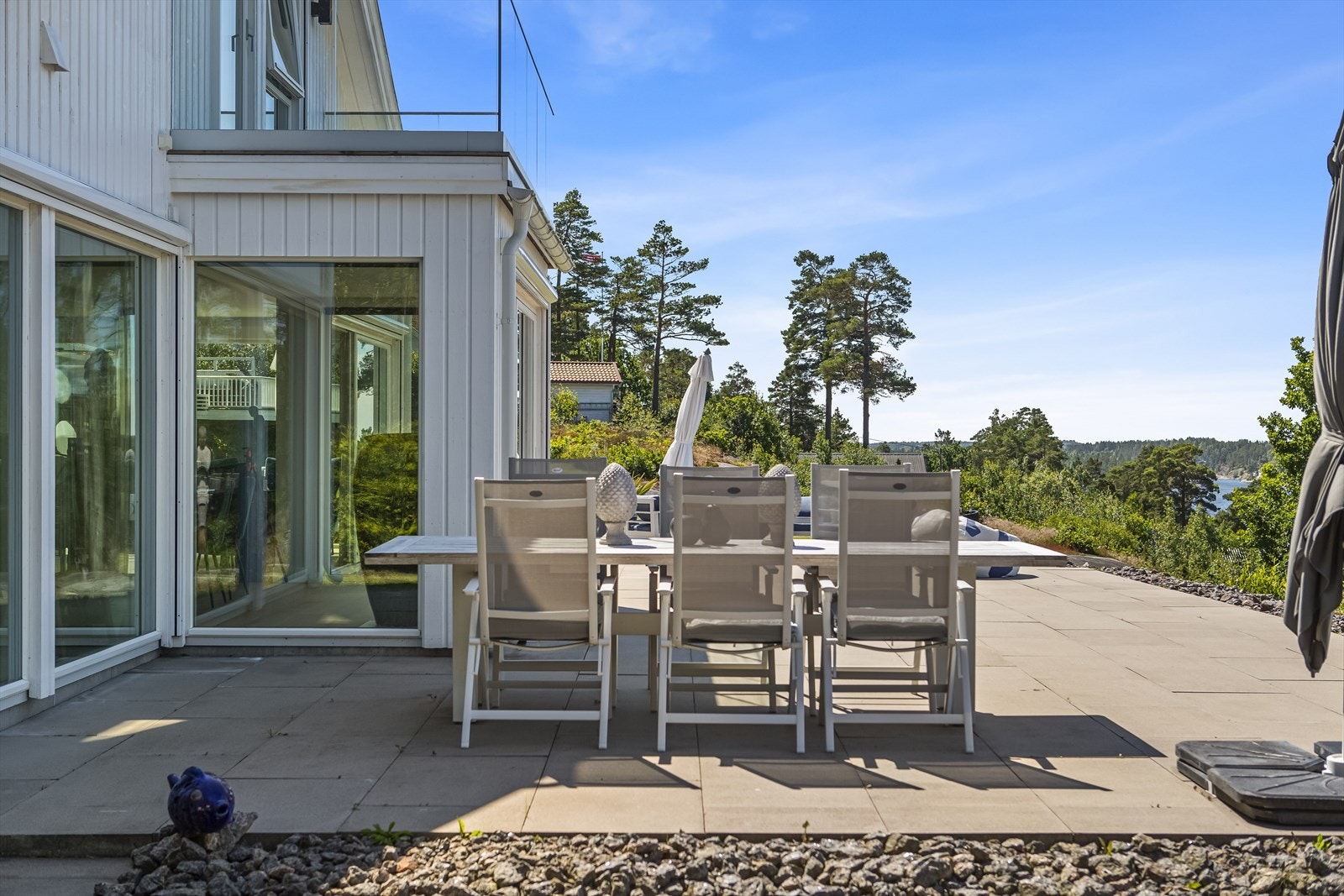 Her kan man nyte solen fra tidlig til sent i sommerhalvåret. Galleribilde