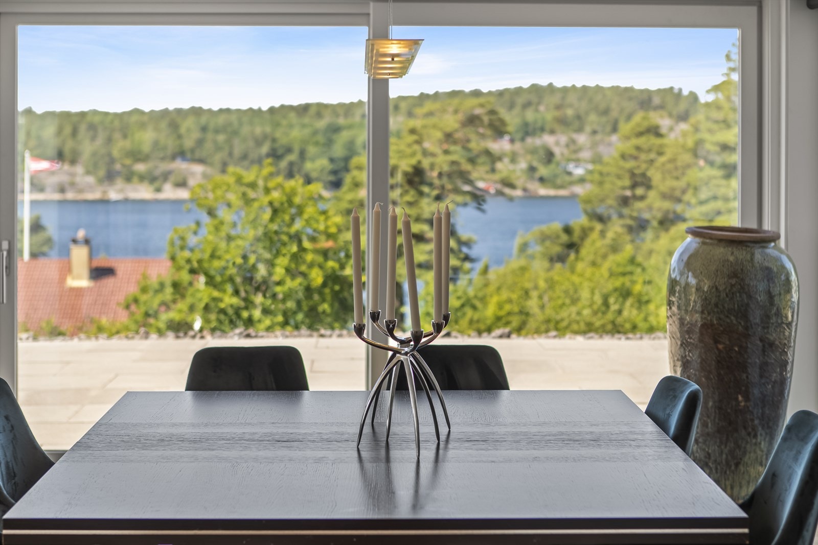 Her kan den flotte og oversiktlige utsikten mot Vestfjorden virkelig nytes. Galleribilde