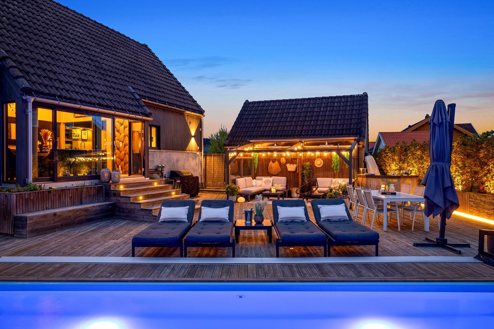 En innholdsrik og flott eiendom med det lille ekstra, beliggende i et attraktivt og barnevennlig område på Volla. Galleribilde