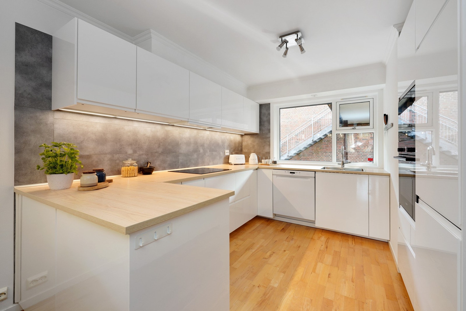 Pent kjøkken som var nytt nå i 2026 Galleribilde