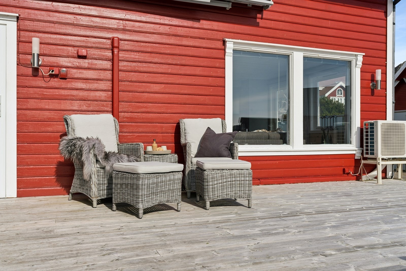 God solvegg på sørside av hytten! Galleribilde