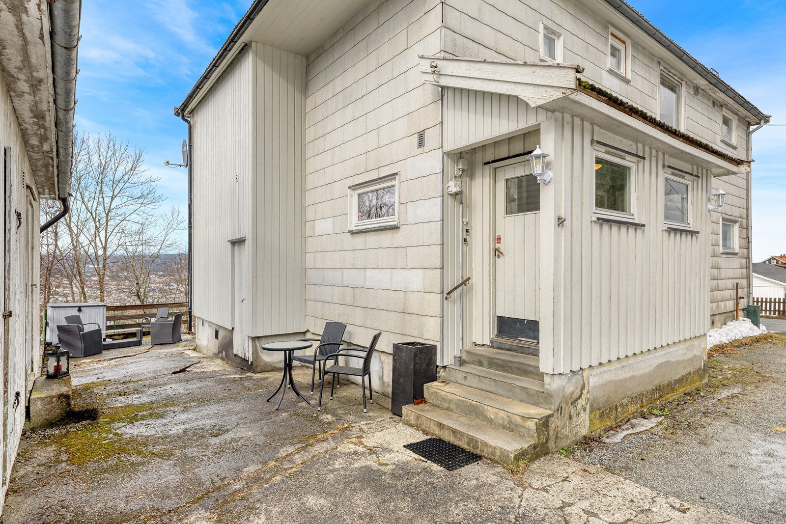 Her kan man sitte å nyte en kopp kaffe. Galleribilde