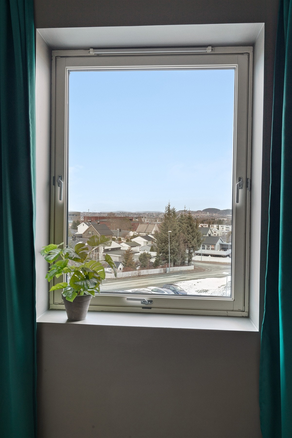 Alle soveromsvinduene har fin utsikt mot blant annet Tyholttårnet Galleribilde